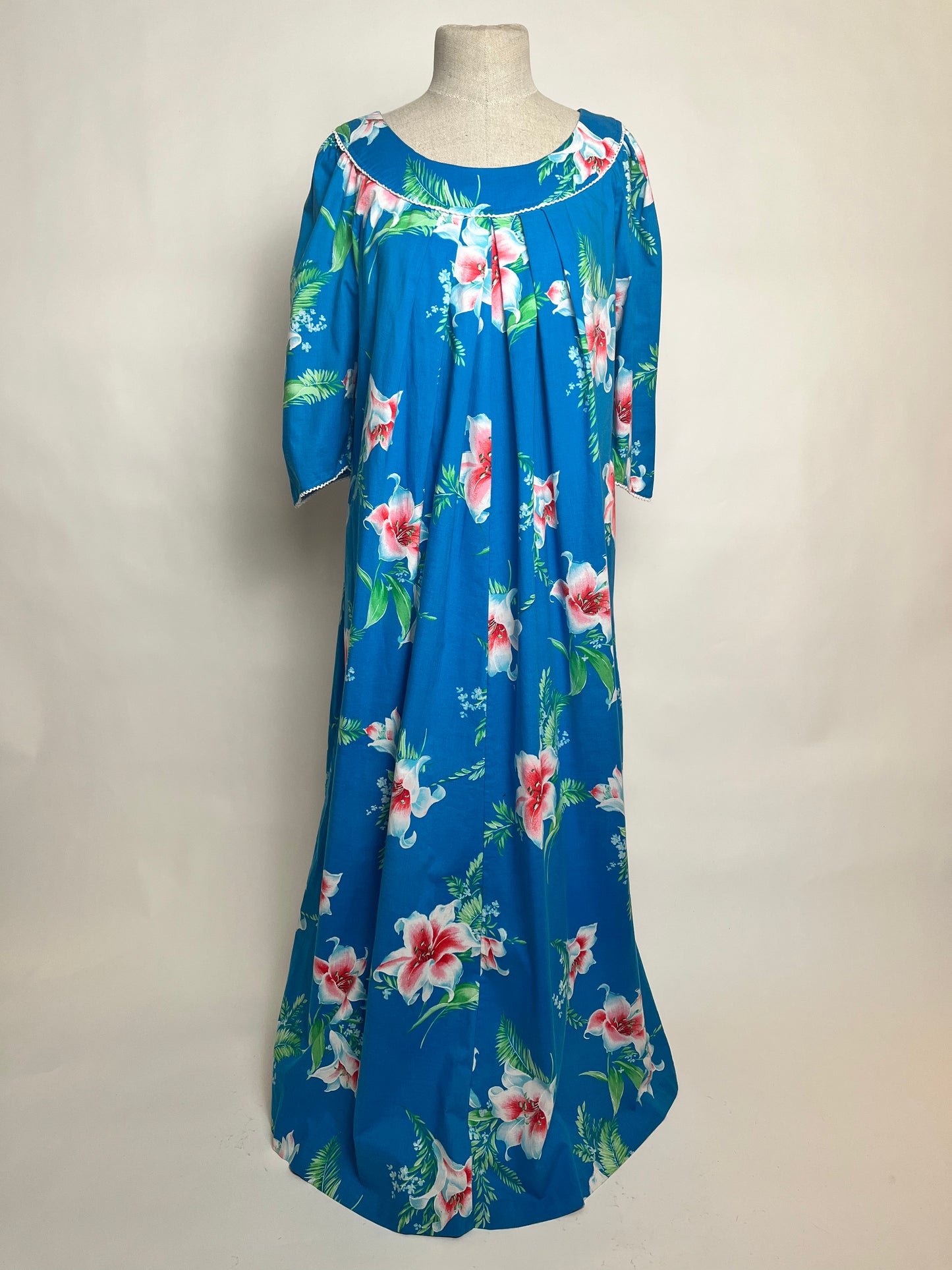 Hilo Hattie’s blue mumu