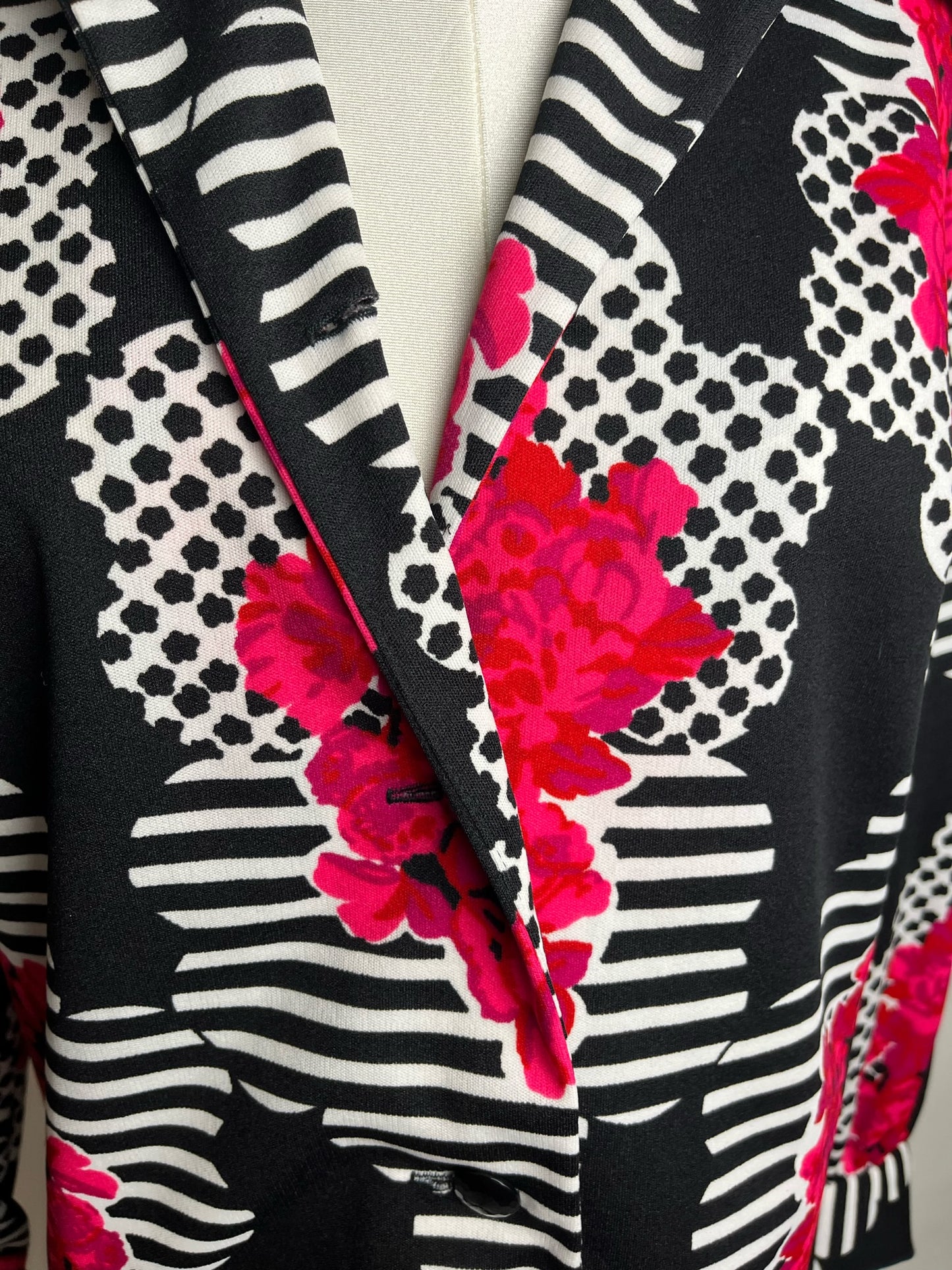 bw fucsia flower long sleeve vintage top