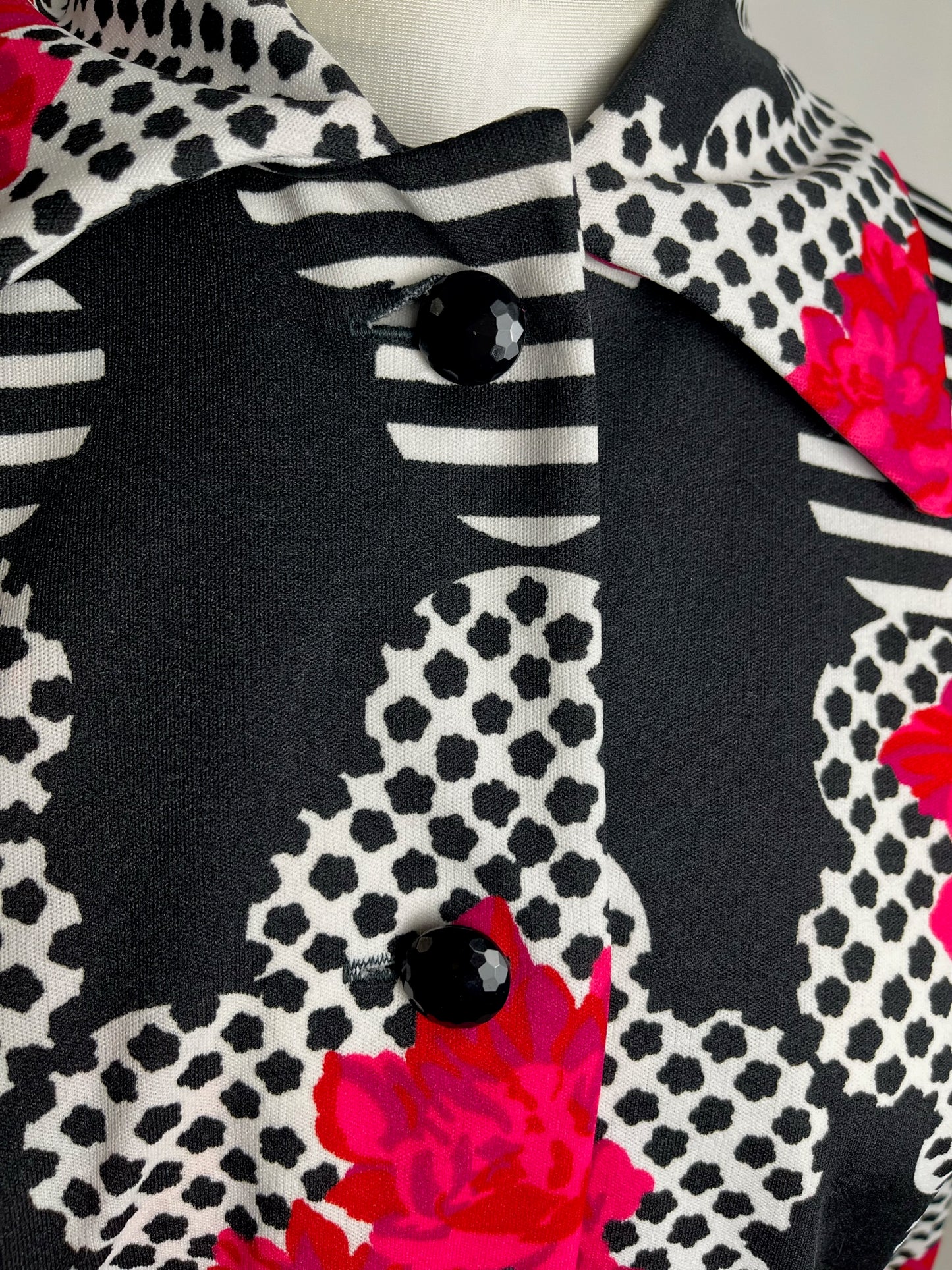 bw fucsia flower long sleeve vintage top