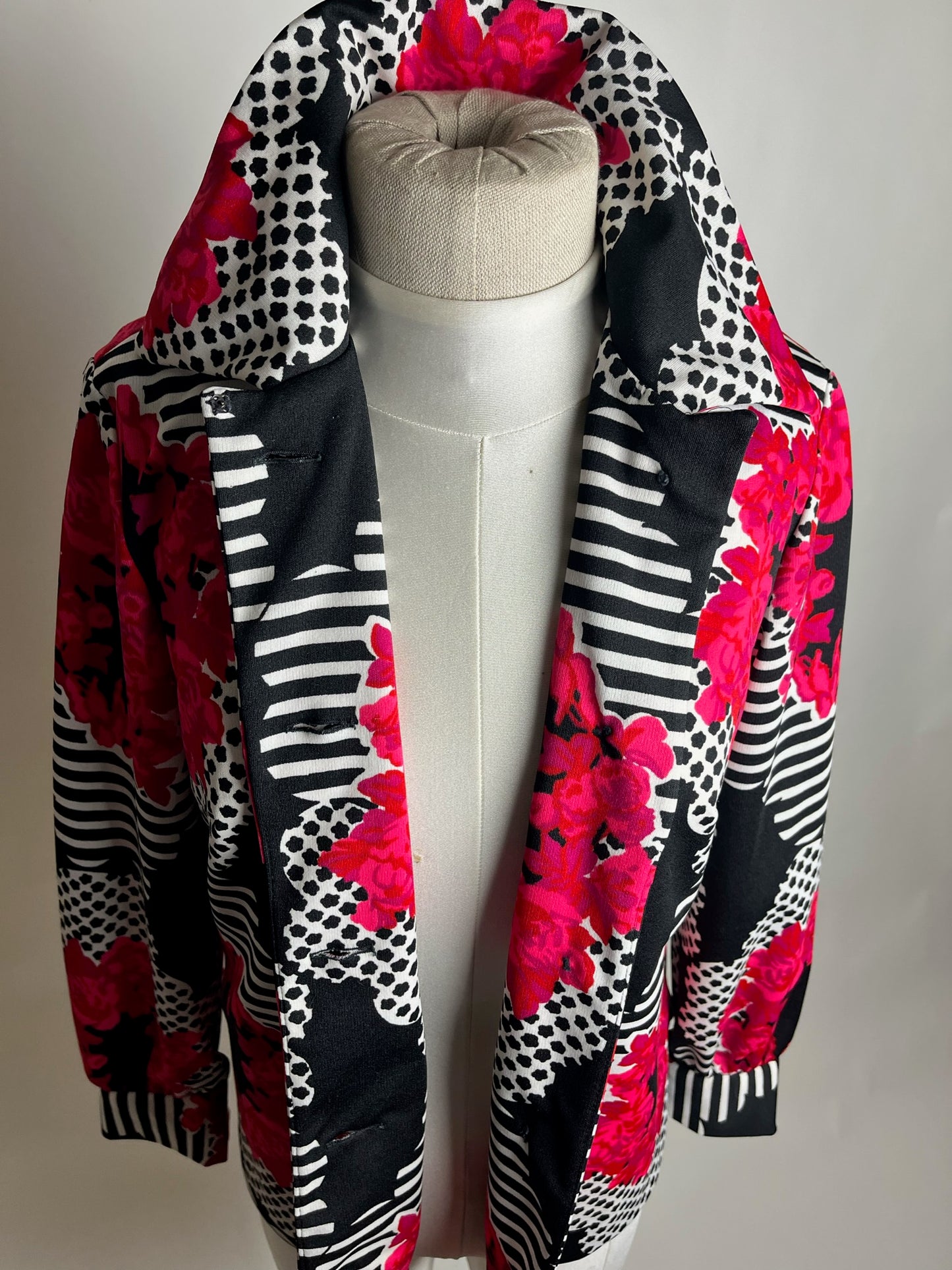 bw fucsia flower long sleeve vintage top