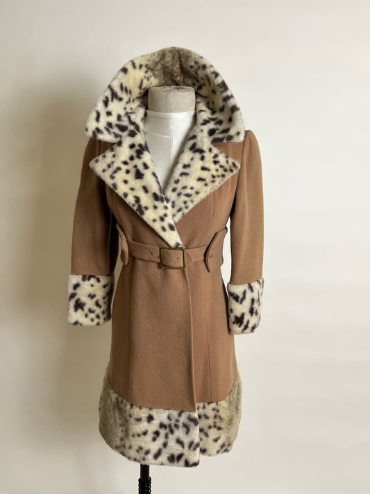 beautiful vintage coat with faux fur